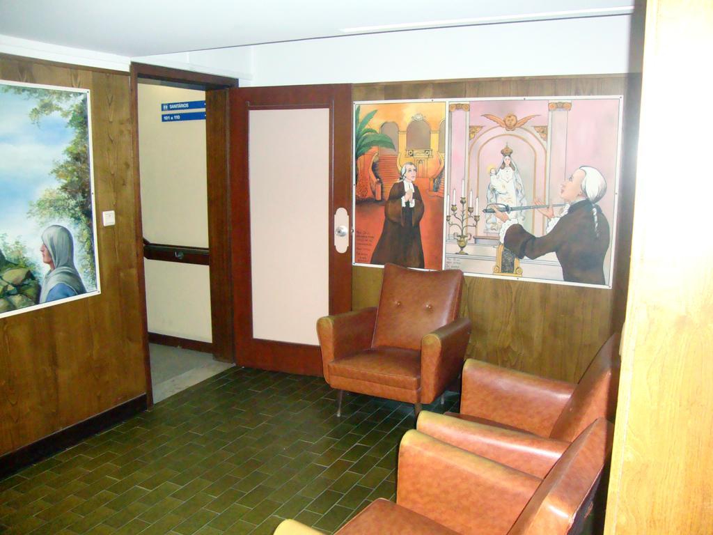 Casa De Retiros N. S. Perpetuo Socorro Ξενοδοχείο Γκιμαράες Δωμάτιο φωτογραφία